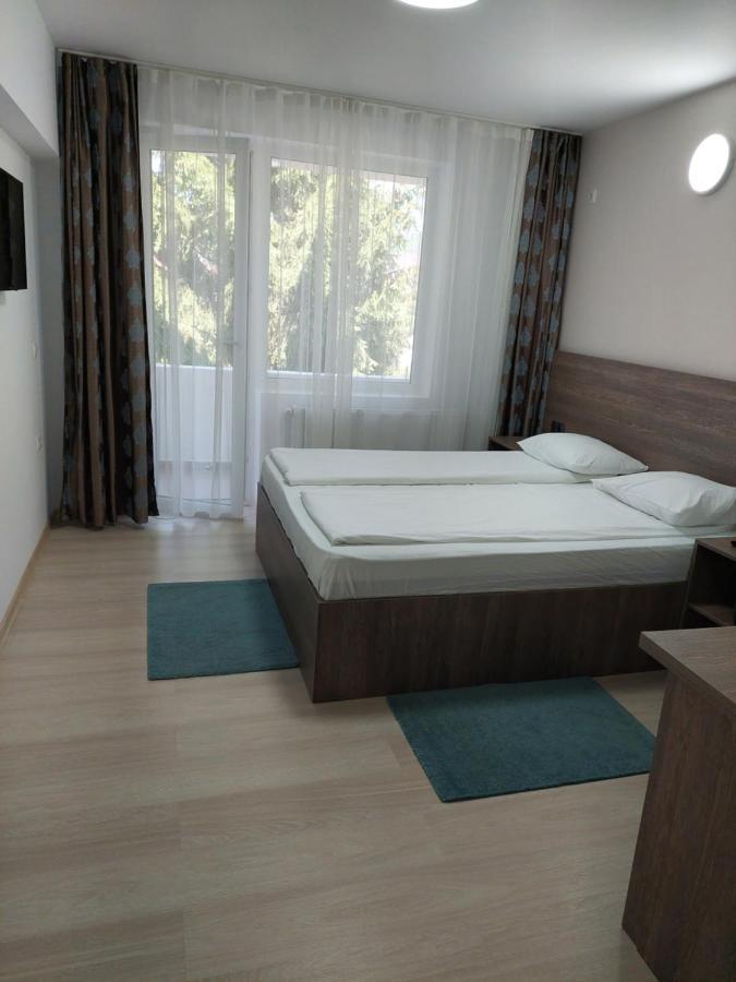 Hotel Breaza Extérieur photo