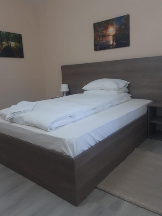Hotel Breaza Extérieur photo